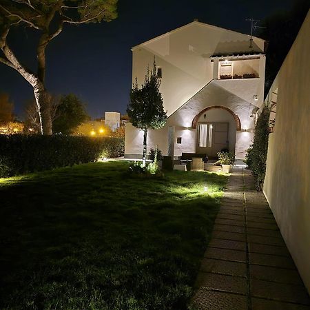 La Villa Apartments Tinaia - Excellent For Sardegna & Corsica - 6-8 Beds - Private Parking Included With Camera Ливорно Экстерьер фото