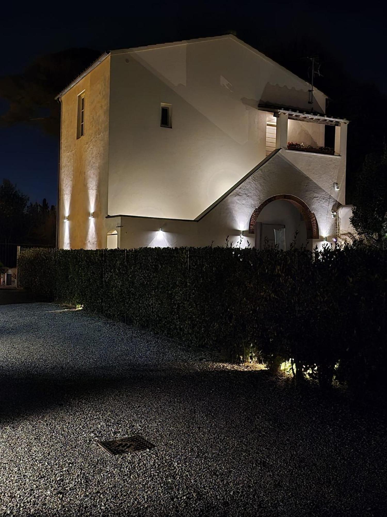 La Villa Apartments Tinaia - Excellent For Sardegna & Corsica - 6-8 Beds - Private Parking Included With Camera Ливорно Экстерьер фото
