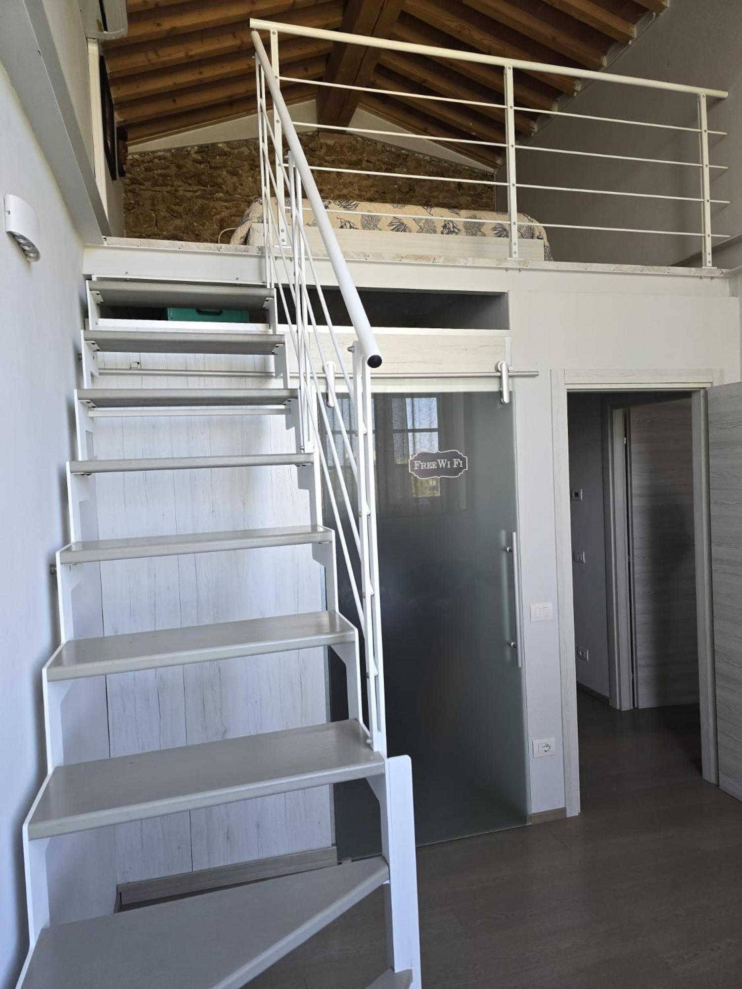 La Villa Apartments Tinaia - Excellent For Sardegna & Corsica - 6-8 Beds - Private Parking Included With Camera Ливорно Экстерьер фото